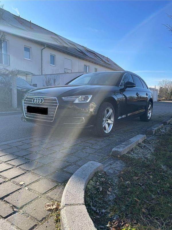 Gebraucht Audi A4 Comfort 150 PS (110 kW) 2016 Schwarz Kombi