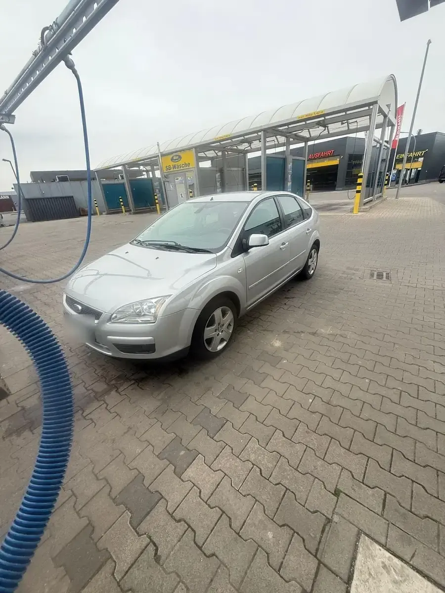 Gebraucht Ford Focus 90 PS (66 kW) 2006 Grau Kleinwagen