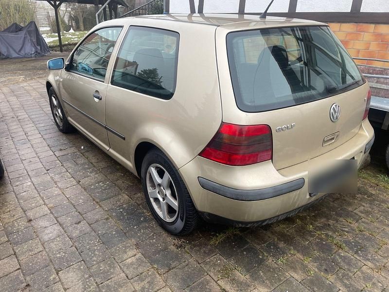 Gebraucht VW Golf IV 101 PS (74 kW) 2000 Gold Limousine