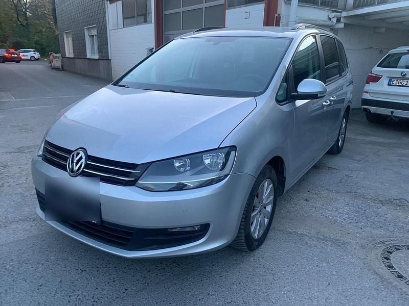 Silber Gebraucht 2011 VW Sharan Van / Kleinbus | 5.950 € - Bild 1/4