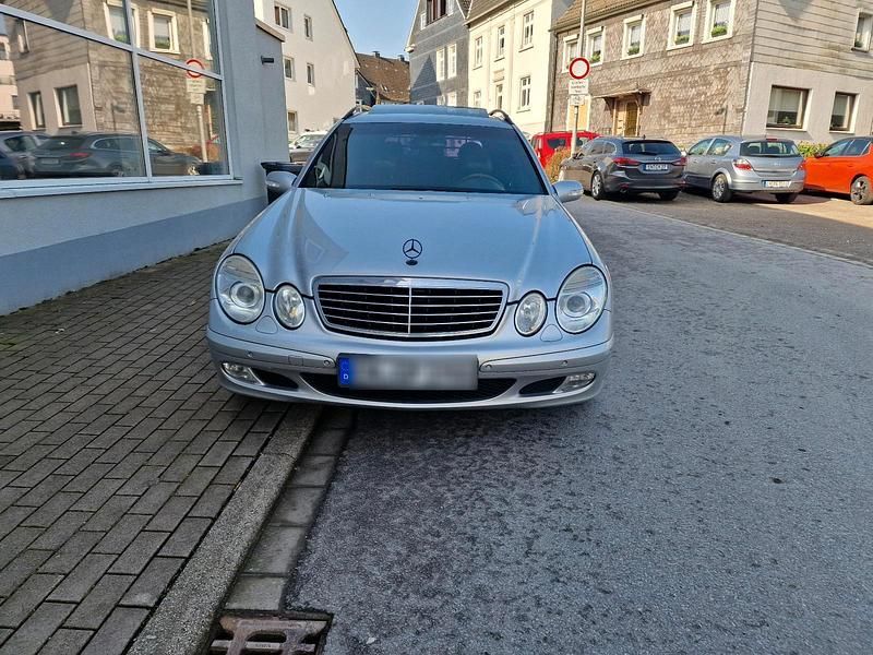 Gebraucht Mercedes E320 204 PS (150 kW) 2003 Silber Kombi