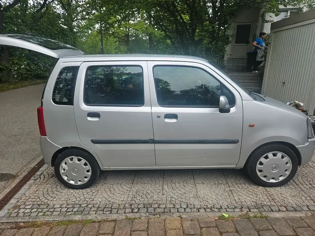 Gebraucht Opel Agila Elegance 75 PS (55 kW) 2002 Silber Van / Kleinbus
