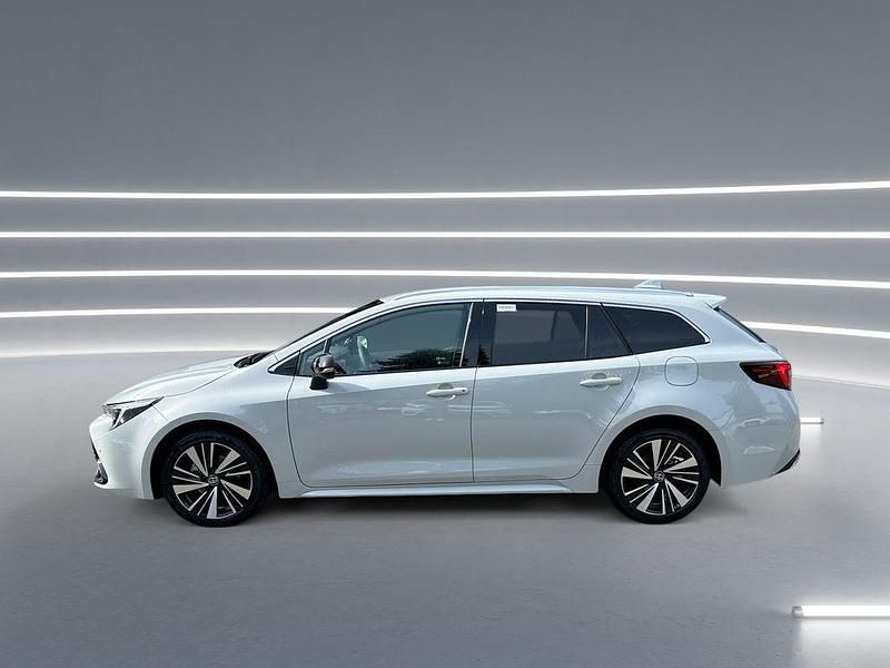 Neu Toyota Corolla 141 PS (103 kW) 2025 Grau Kombi