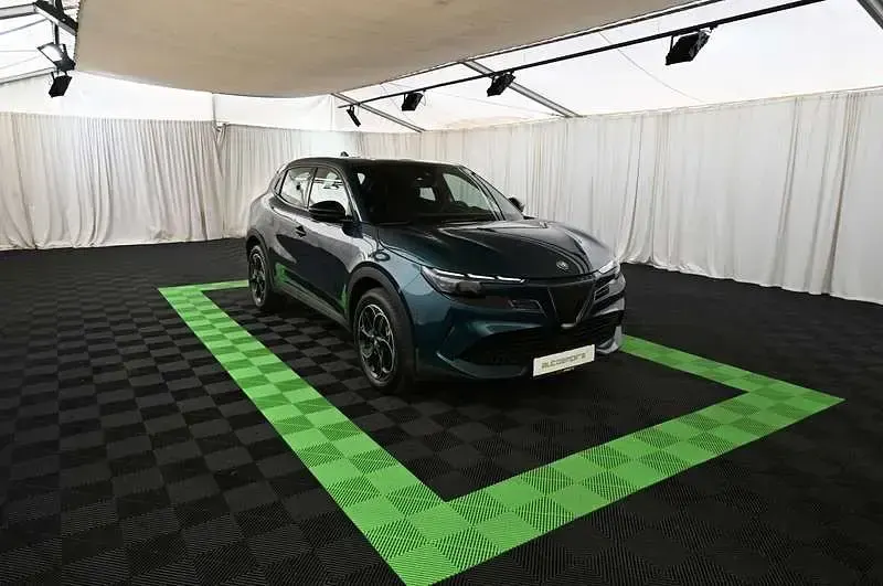 Gebraucht Alfa Romeo Junior 114 kW (156 PS) 2025 Blu navigli SUV