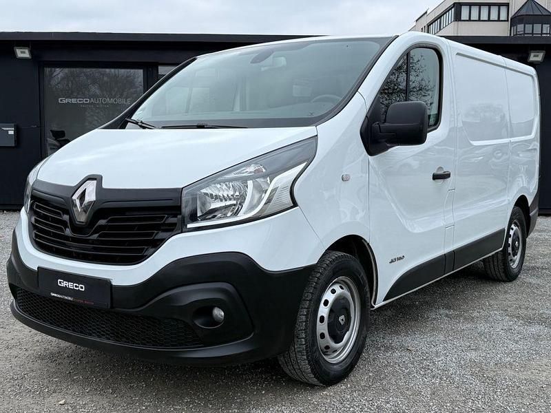Gebraucht Renault Trafic Komfort 140 PS (102 kW) 2015 Weiß Van / Kleinbus
