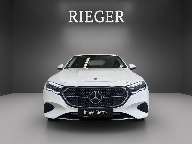 Używany Mercedes E200 Advanced Plus 227 KM (166 kW) 2024 Biały Sedan/Limuzyna