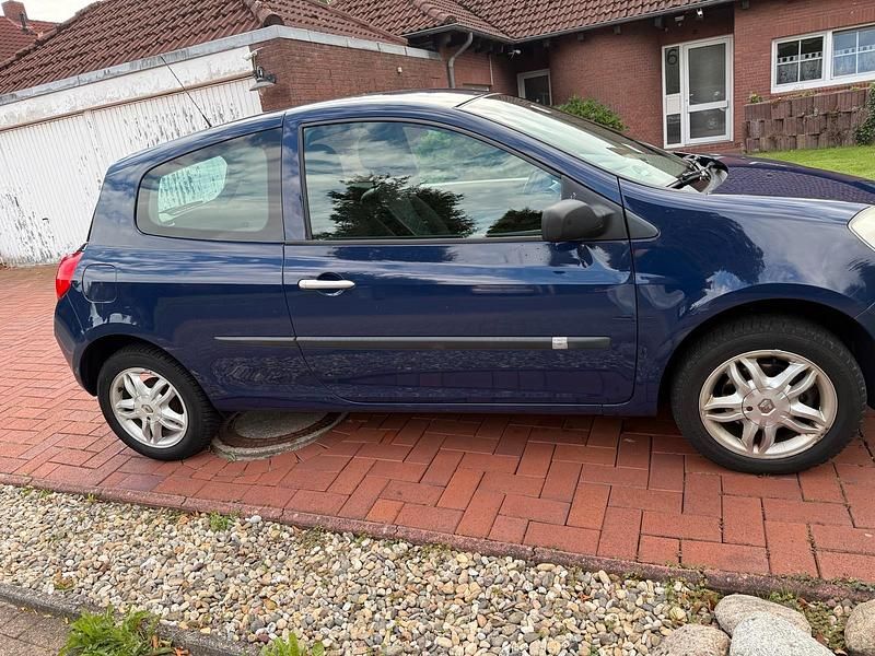 Blau Gebraucht 2008 Renault Clio III Kleinwagen | 999 € (Superpreis) - Bild 1/4