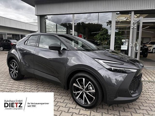 Grau Gebraucht 2024 Toyota C-HR Team SUV | 28.990 € (Fairer Preis) - Bild 1/4