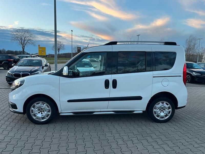 Gebraucht Fiat Doblò 120 PS (88 kW) 2019 Weiß Van / Kleinbus