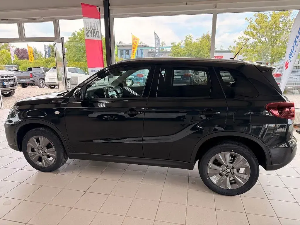Neu Suzuki Vitara Comfort 110 PS (80 kW) 2026 Schwarz SUV