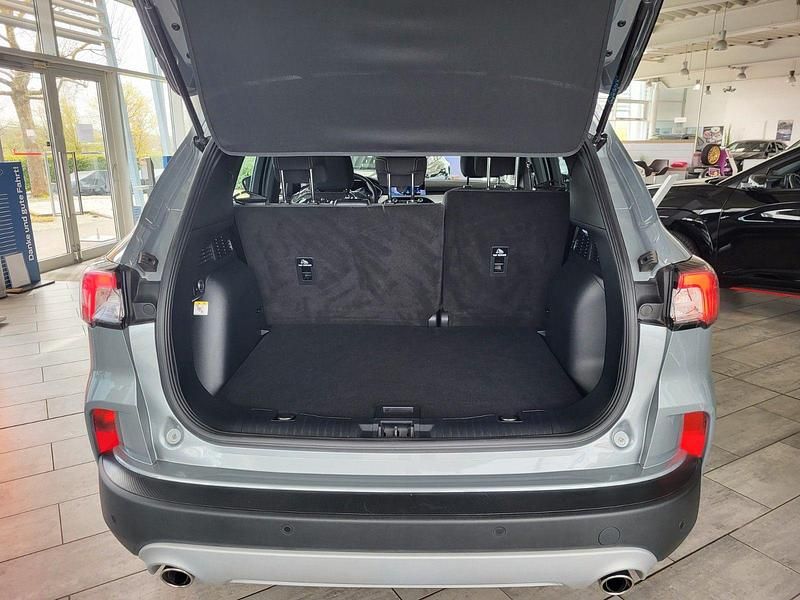 Gebraucht Ford Kuga 224 PS (164 kW) 2023 Solar silver SUV