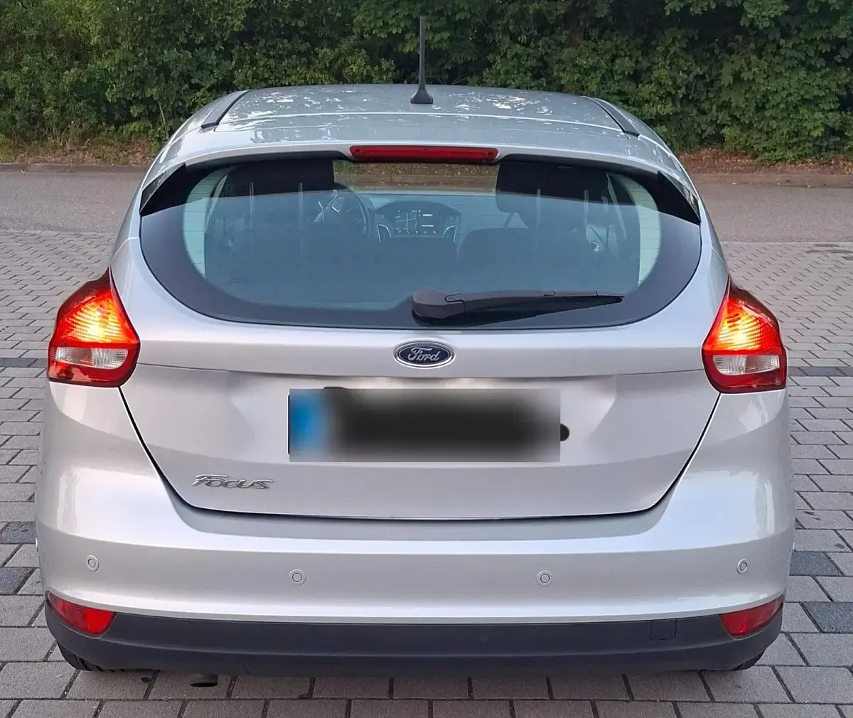 Gebraucht Ford Focus 120 PS (88 kW) 2017 Silber Limousine