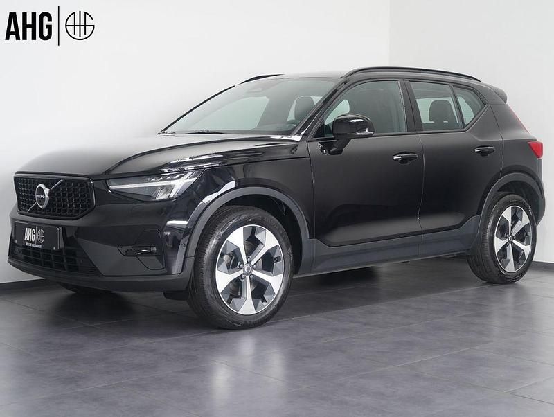 Schwarz Gebraucht 2022 Volvo XC40 Plus SUV | 31.950 € (Fairer Preis) - Bild 1/4