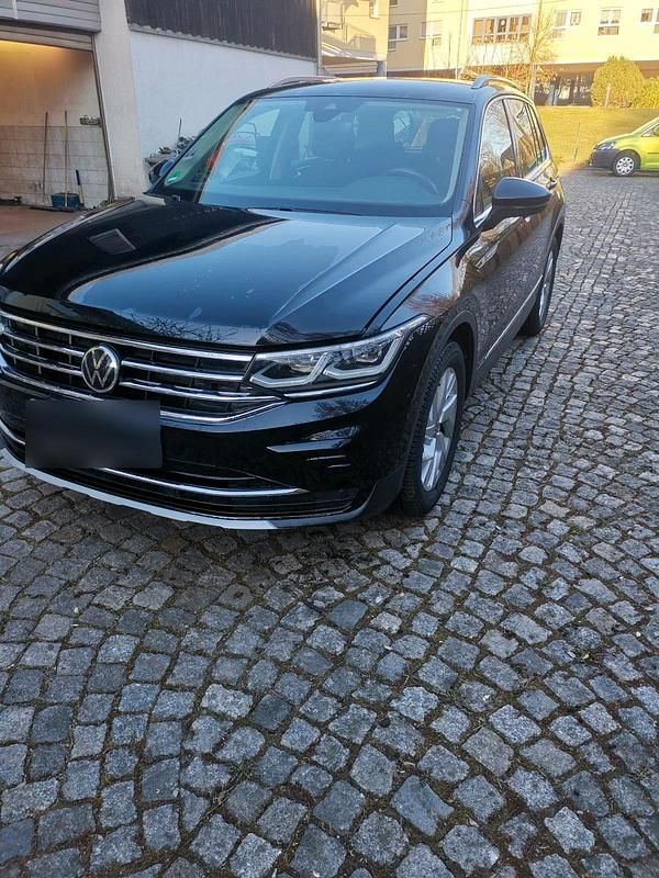 Gebraucht VW Tiguan Exclusive 150 PS (110 kW) 2021 Schwarz SUV