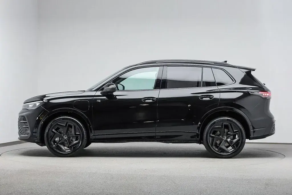 Gebraucht VW Tiguan R-line 272 PS (200 kW) 2025 Schwarz SUV