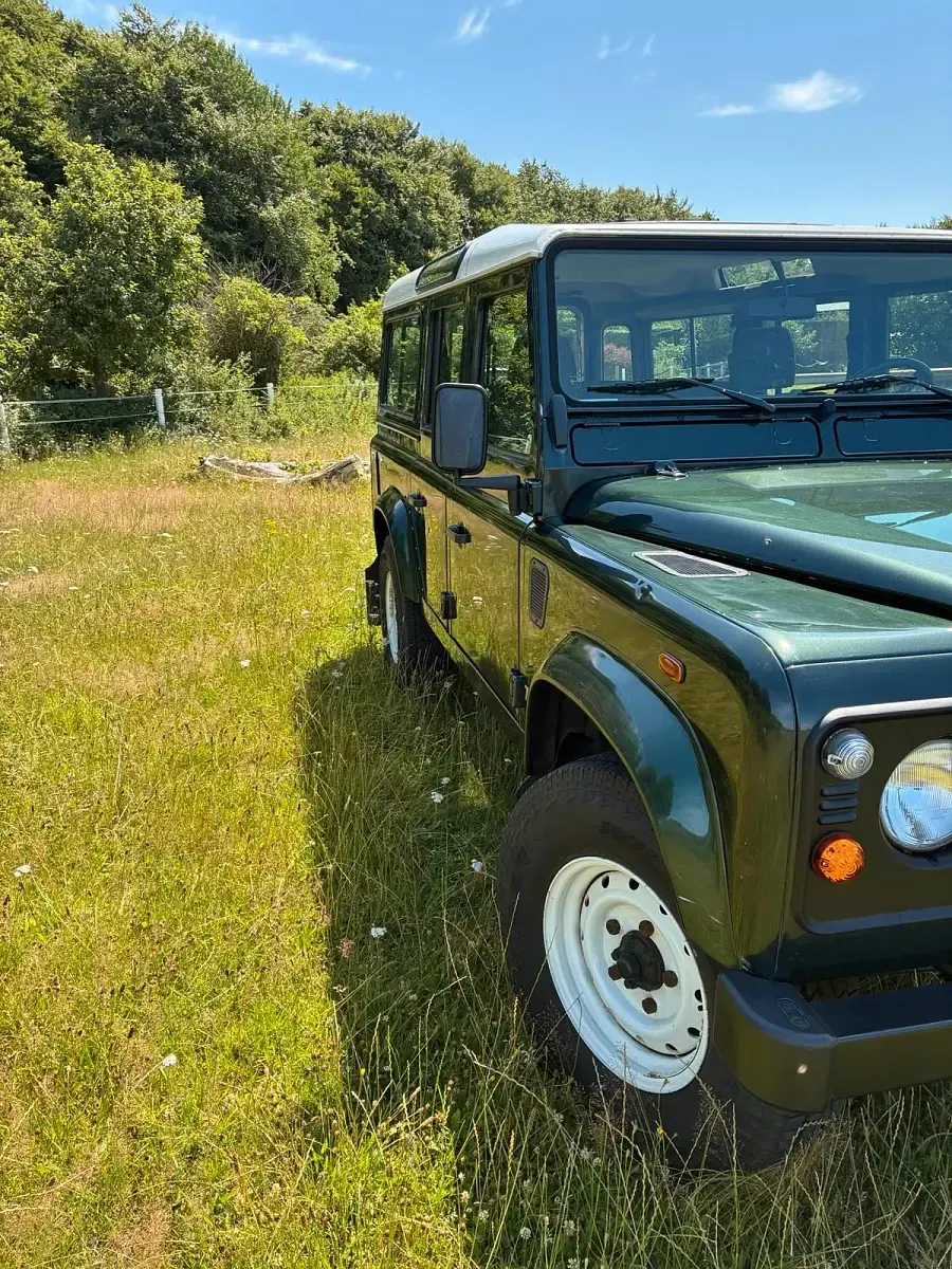 Gebraucht Land Rover Defender 122 PS (89 kW) 1999 Grün SUV