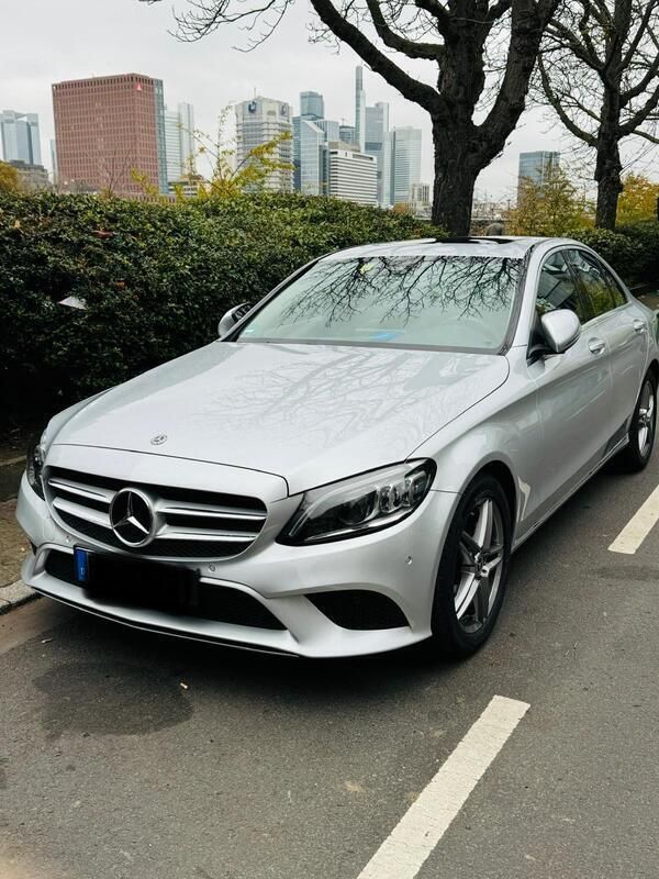 Grau Gebraucht 2019 Mercedes C180 Limousine | 26.000 € - Bild 1/4