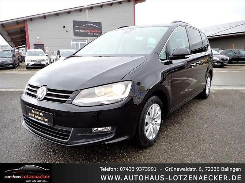Schwarz Gebraucht 2019 VW Sharan Comfortline Van / Kleinbus | 24.990 € (Etwas zu teuer) - Bild 1/4