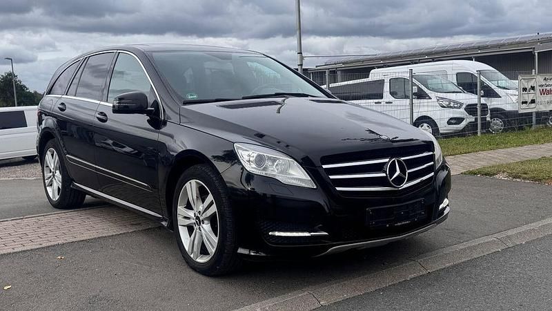 Schwarz Gebraucht 2011 Mercedes R350 AMG line Van / Kleinbus | 8.495 € (Superpreis) - Bild 1/4