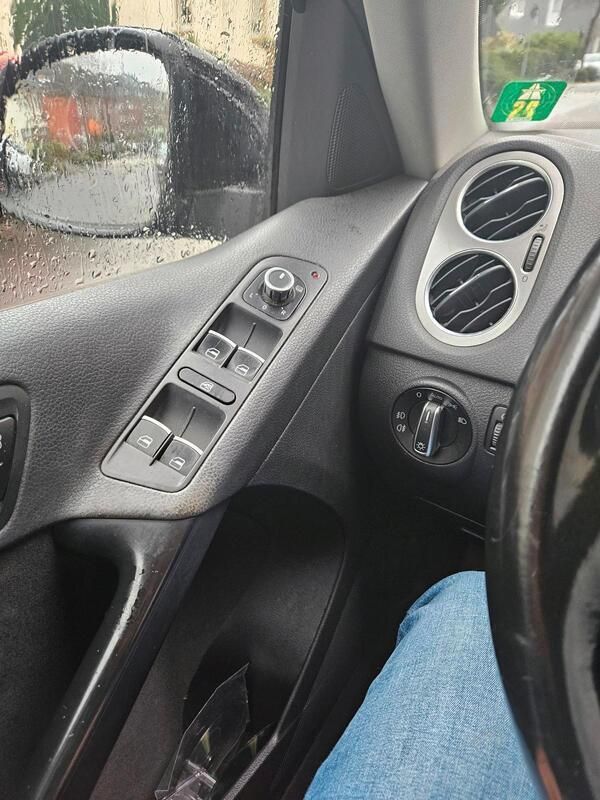 Schwarz Gebraucht 2011 VW Tiguan SUV | 5.000 € (Superpreis) - Bild 1/4