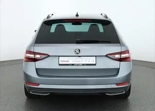 Gebraucht Skoda Superb SportLine 150 PS (110 kW) 2017 Grau Kombi