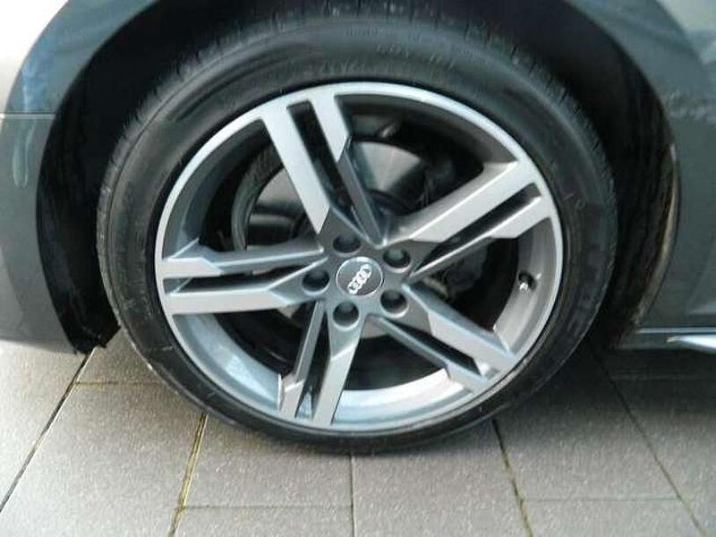 Gebraucht Audi A4 S-Line 190 PS (139 kW) 2019 Daytonagrau perleffekt Kombi