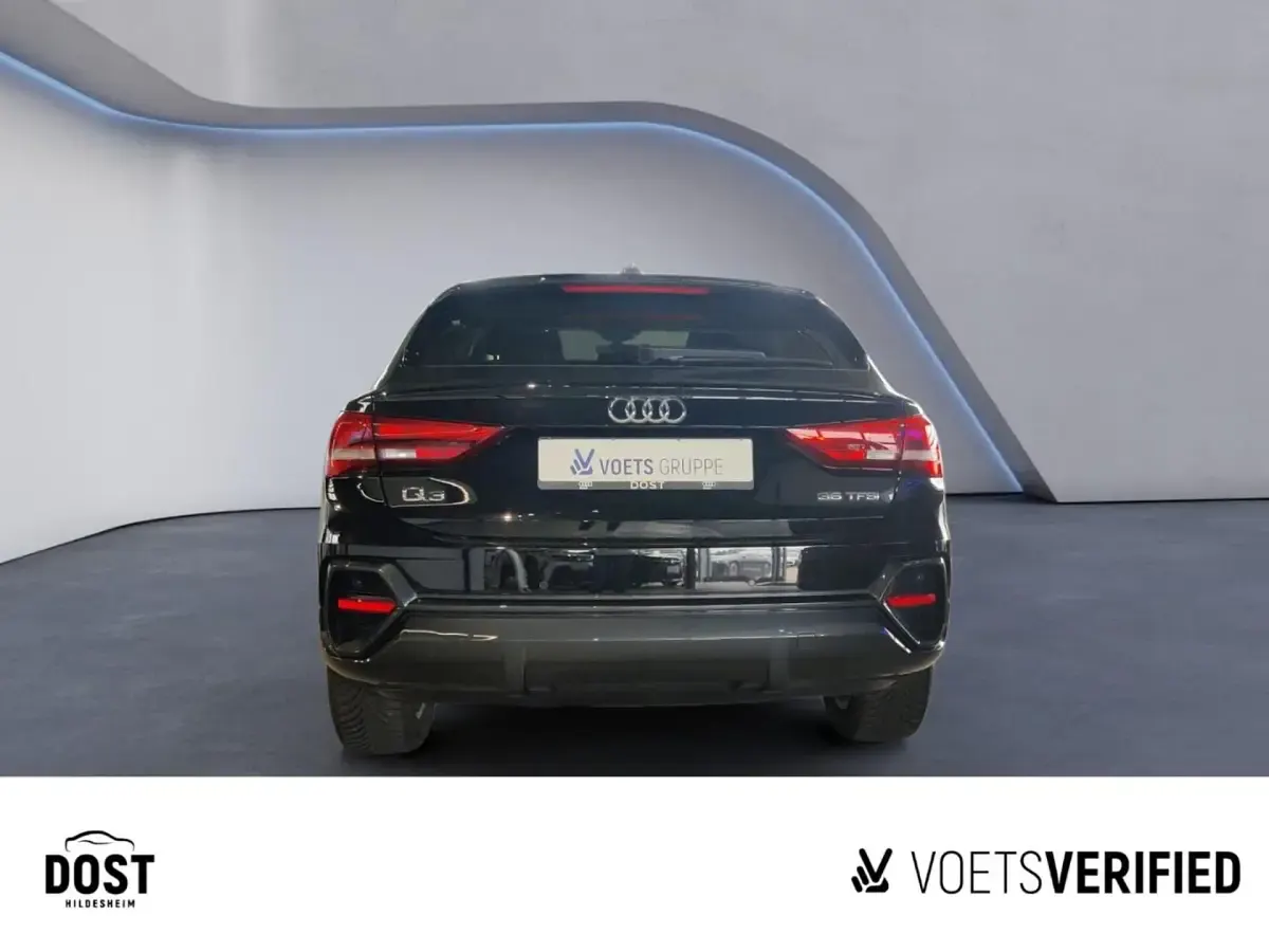 Gebraucht Audi Q3 Sportback Design 150 PS (110 kW) 2021 Mythosschwarz metallic SUV
