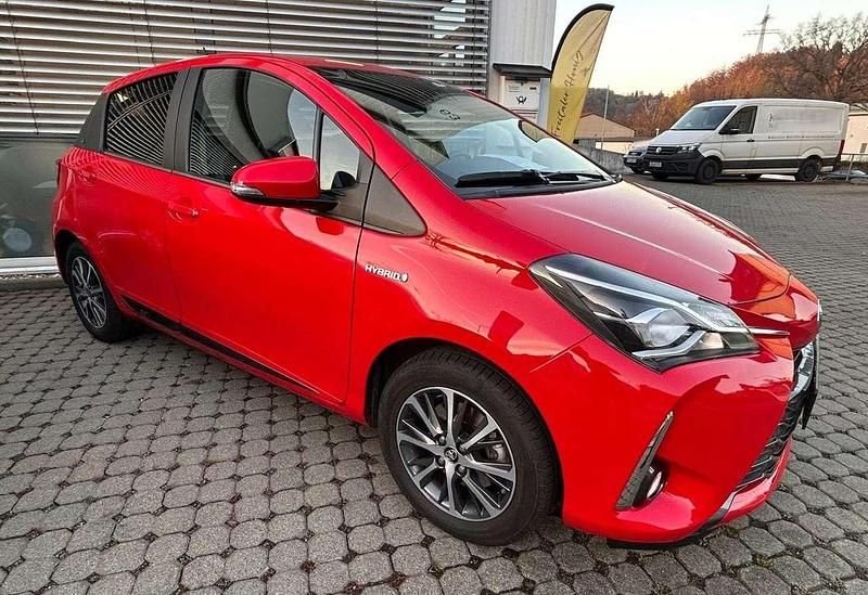 Gebraucht Toyota Yaris Hybrid Team 101 PS (74 kW) 2020 Super red v Kleinwagen
