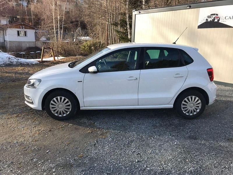 Gebraucht VW Polo LOUNGE 75 PS (55 kW) 2015 Weiß Kleinwagen