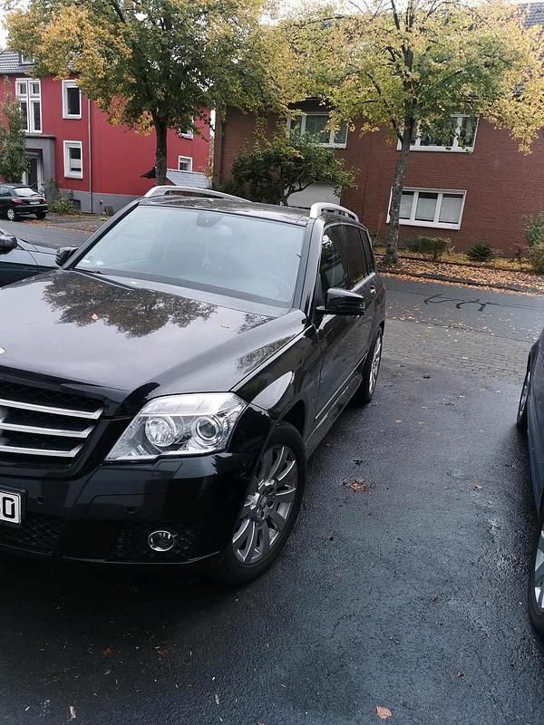 Schwarz Gebraucht 2009 Mercedes GLK350 SUV | 11.500 € - Bild 1/4