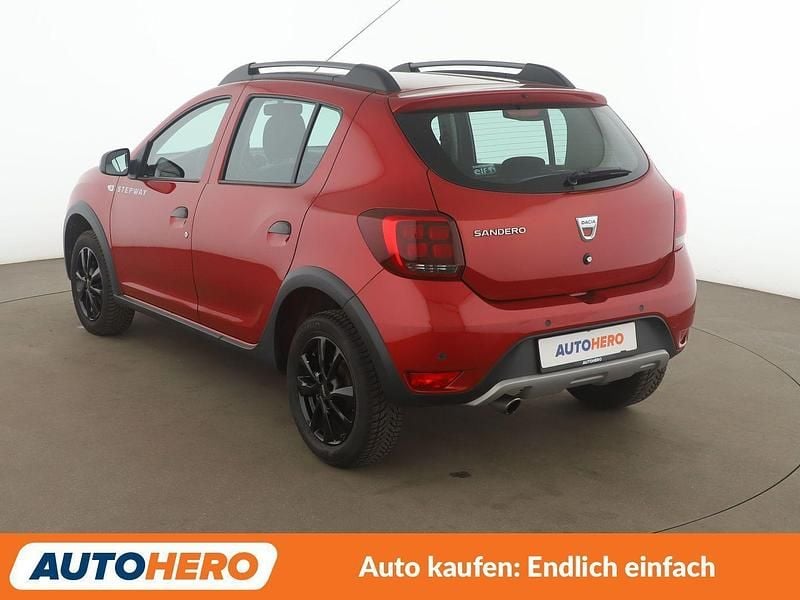Gebraucht Dacia Sandero Prestige 90 PS (66 kW) 2017 Rot Kleinwagen