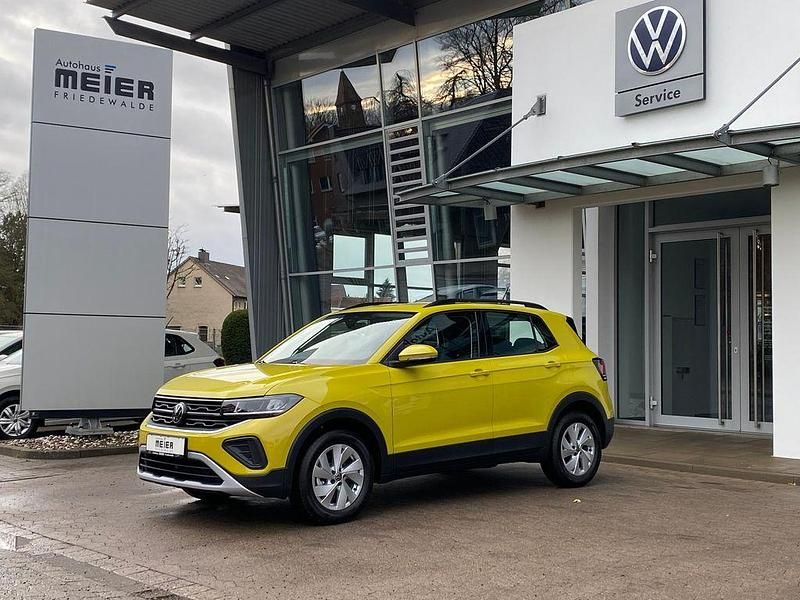 Neu VW T-Cross Life 95 PS (69 kW) 2026 Grape yellow SUV