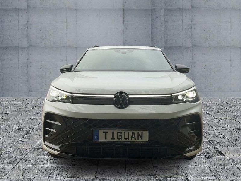 Neu VW Tiguan R-line 204 PS (150 kW) 2025 Weiß SUV