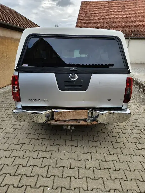 Gebraucht Nissan Navara 190 PS (139 kW) 2011 Silber Pickup