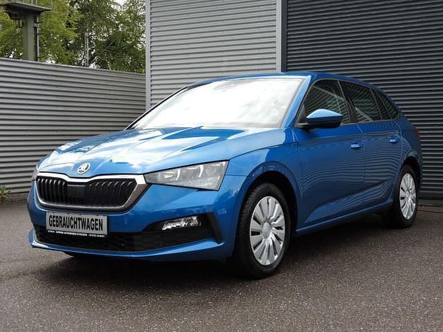 Blau Gebraucht 2019 Skoda Scala Active Kleinwagen | 10.500 € (Fairer Preis) - Bild 1/4