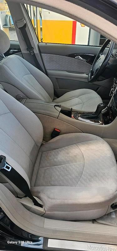 Gebraucht Mercedes E240 200 PS (147 kW) 2005 Schwarz Kombi