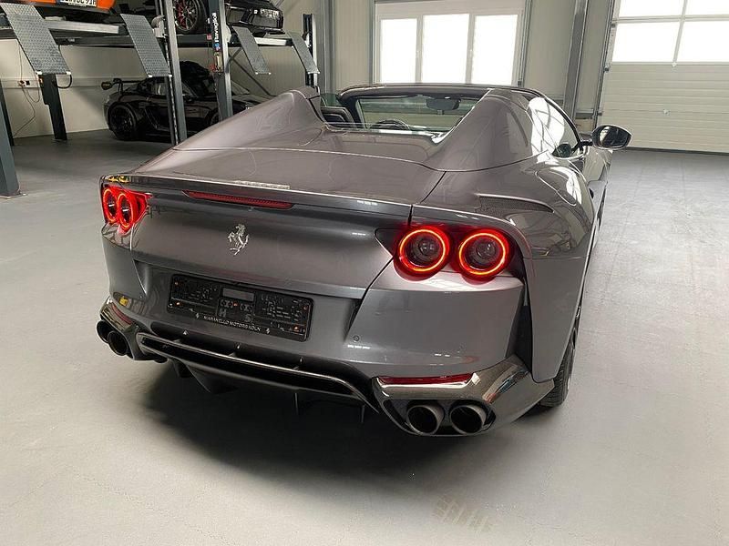 Gebraucht Ferrari 812 799 PS (587 kW) 2022 Grau Cabrio