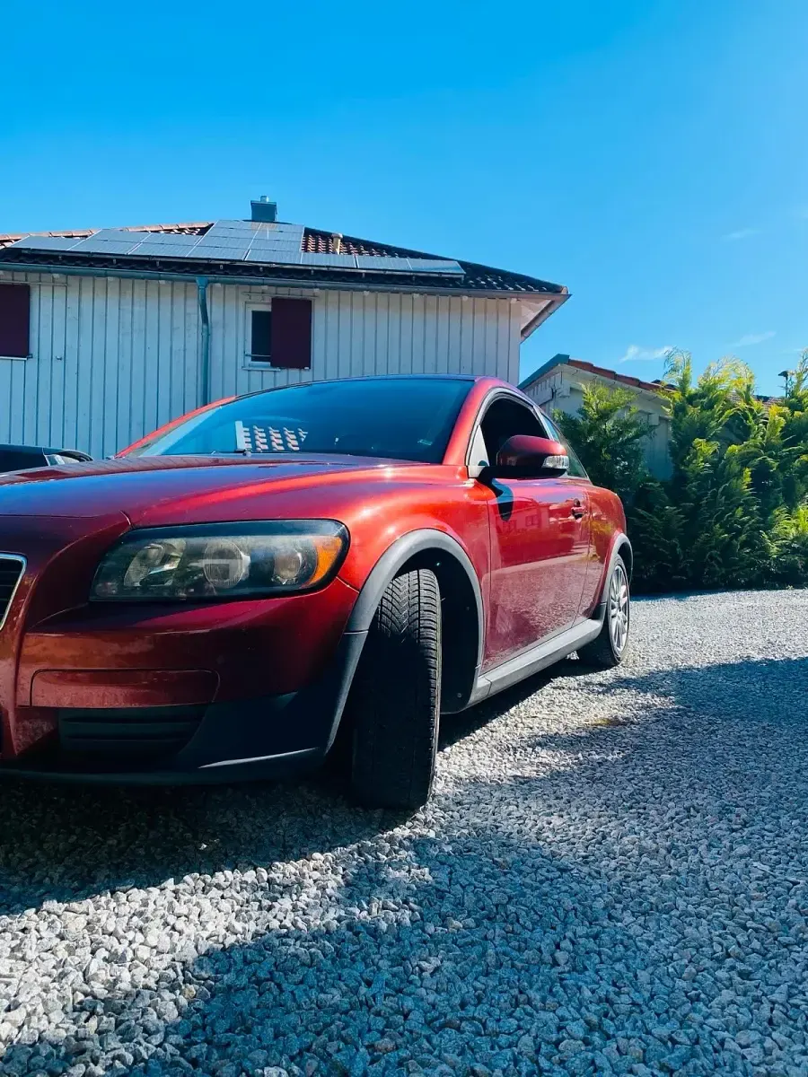 Gebraucht Volvo C30 109 PS (80 kW) 2009 Rot Kleinwagen