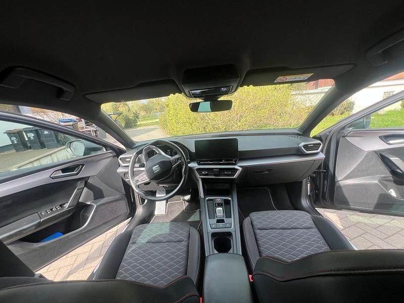 Używany Seat Leon ST FR 150 KM (110 kW) 2022 Szary Kombi