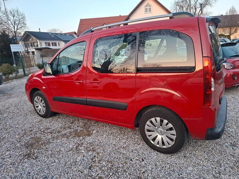 Gebraucht Citroën Berlingo 92 PS (67 kW) 2012 Rot Van / Kleinbus