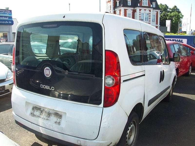 Gebraucht Fiat Doblò 90 PS (66 kW) 2012 Weiß Van / Kleinbus