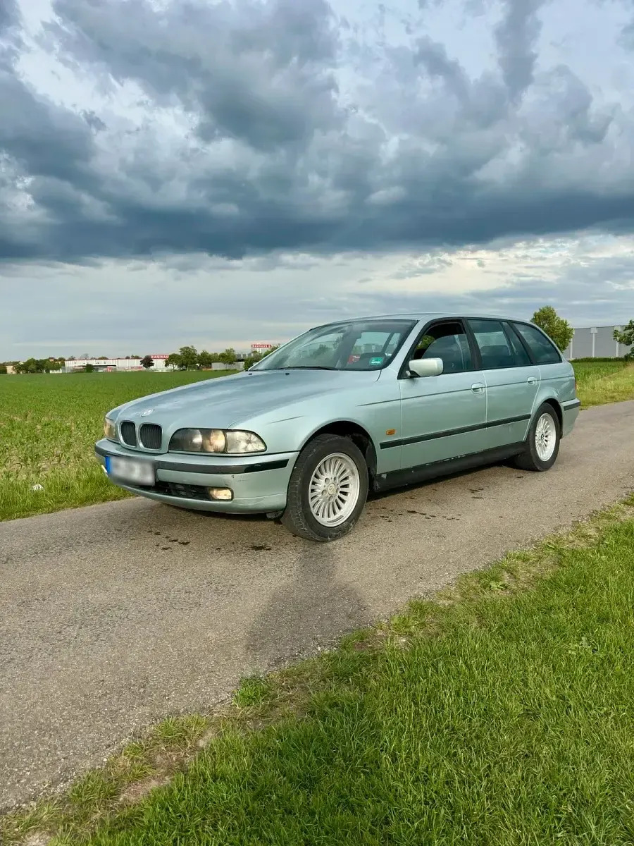 Gebraucht BMW 523 170 PS (125 kW) 1999 Blau Kombi