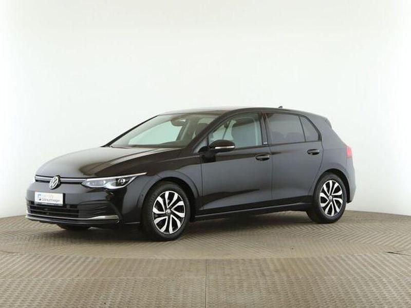 Gebraucht VW Golf VIII Active 150 PS (110 kW) 2022 Deep black perleffekt Limousine