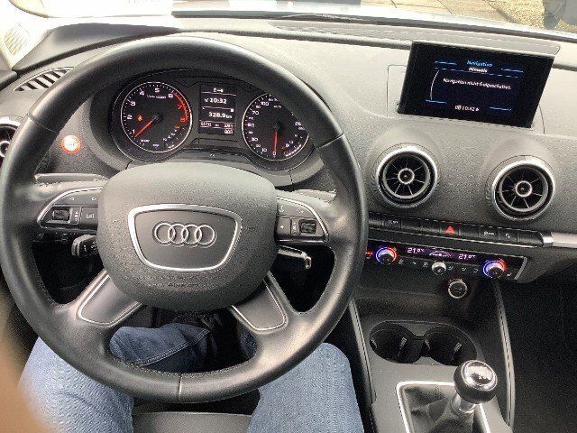 Gebraucht Audi A3 Attraction 110 PS (80 kW) 2016 Grau metallic Limousine