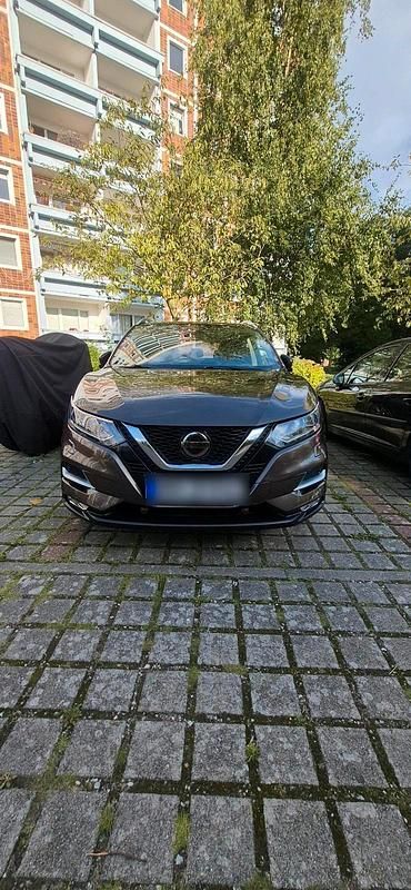 Braun Gebraucht 2018 Nissan Qashqai Tekna SUV | 12.500 € (Guter Preis) - Bild 1/4