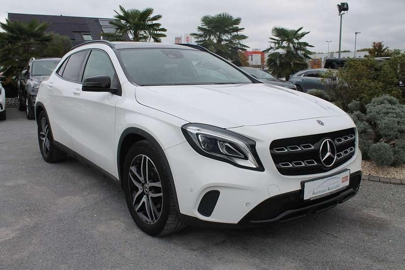Weiß Gebraucht 2018 Mercedes GLA180 SUV | 18.890 € (Fairer Preis) - Bild 1/4