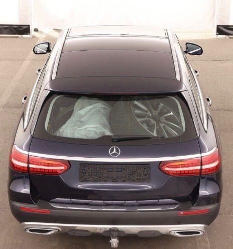 Gebraucht Mercedes E220 All-Terrain 194 PS (142 kW) 2022 Blau Kombi