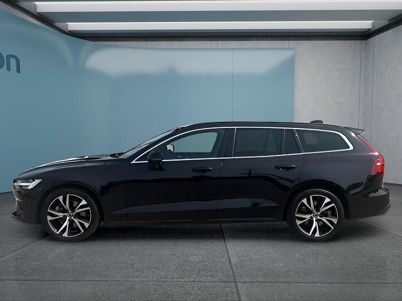 Gebraucht Volvo V60 Core 163 PS (119 kW) 2024 Schwarz Kombi