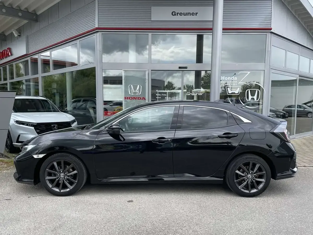 Gebraucht Honda Civic Elegance 126 PS (92 kW) 2022 Crystal black pearl Limousine