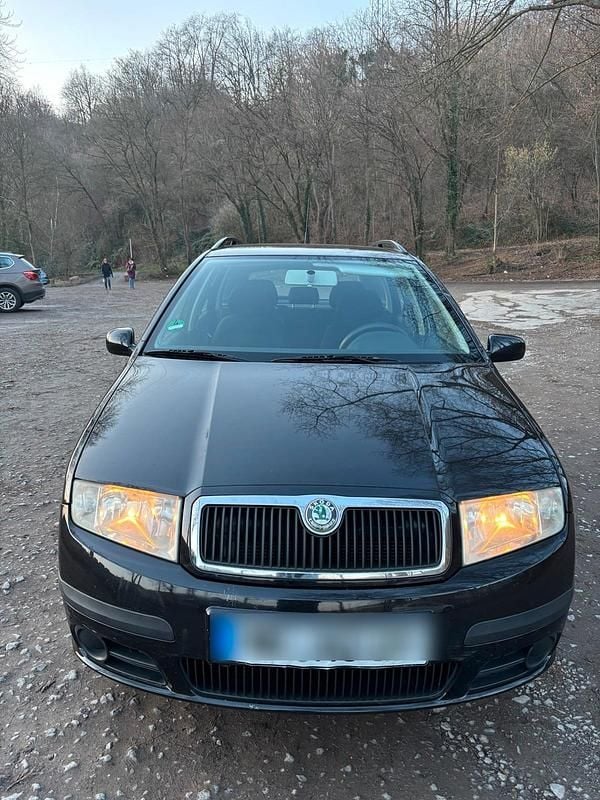 Schwarz Gebraucht 2006 Skoda Fabia Kombi | 2.100 € (Fairer Preis) - Bild 1/4